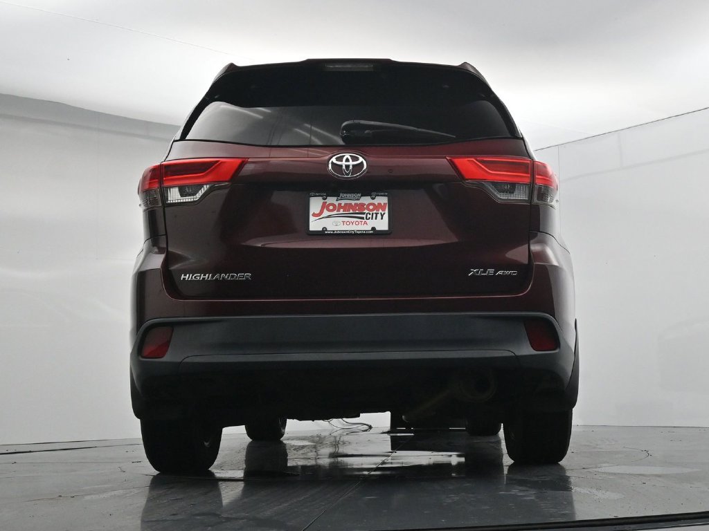 Used 2018 Toyota Highlander XLE AWD/4WD image 35