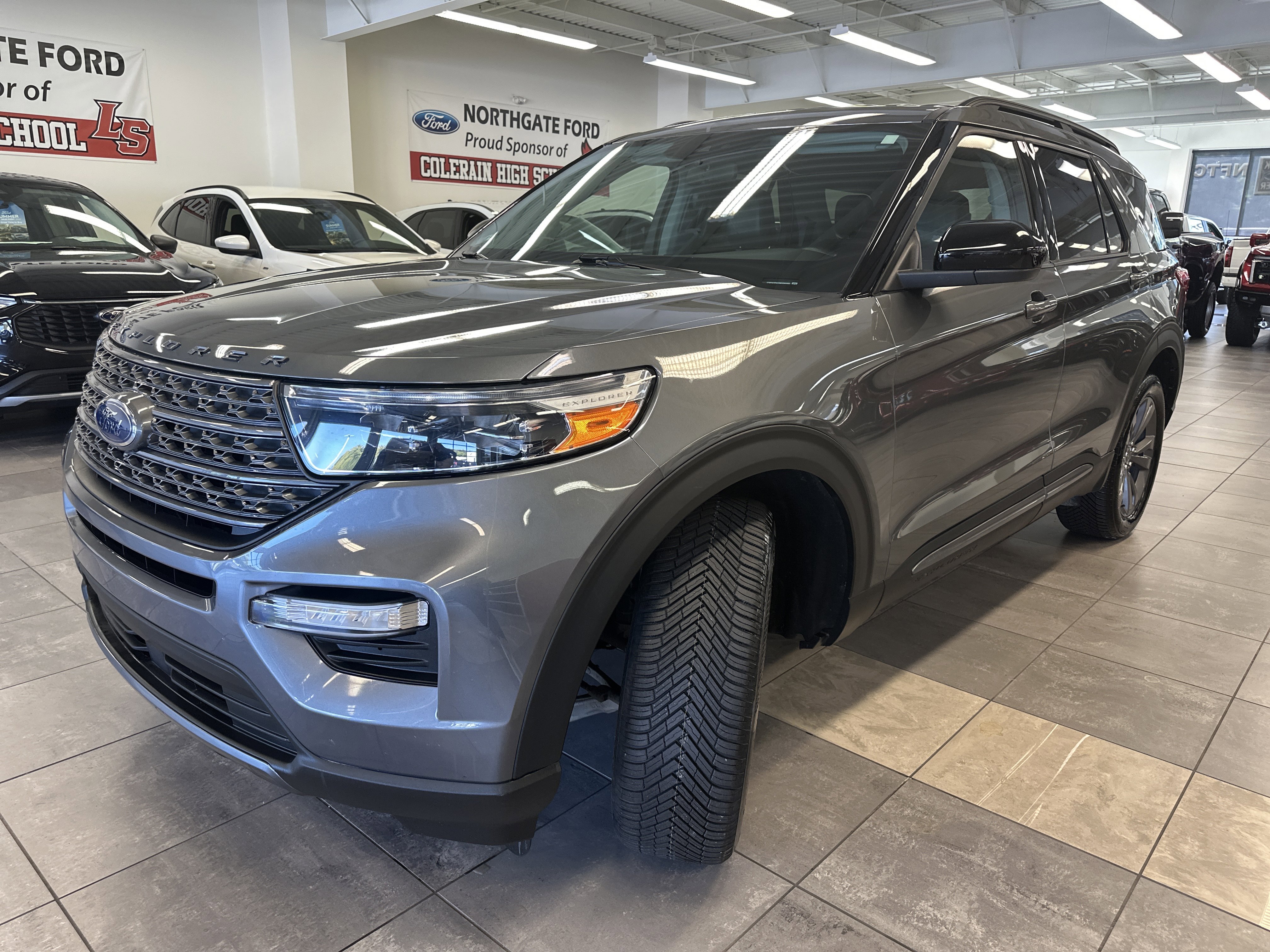 Certified 2022 Ford Explorer XLT w/ Equipment Group 202A image 18