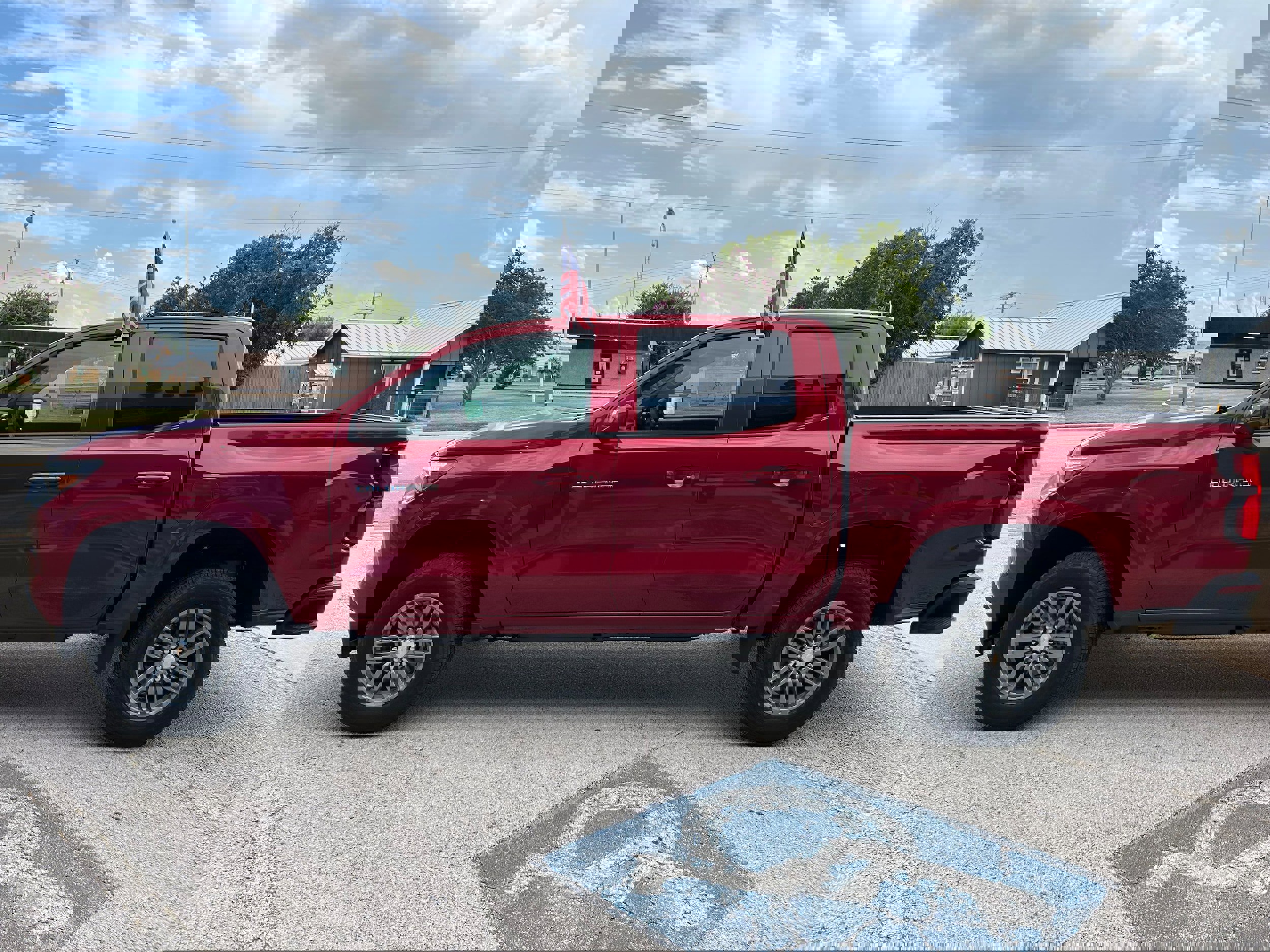 New 2025 Chevrolet Colorado LT w/ LT Convenience Package image 2