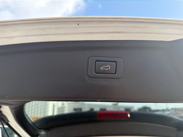 Used 2018 Subaru Outback 3.6R Touring AWD/4WD image 24