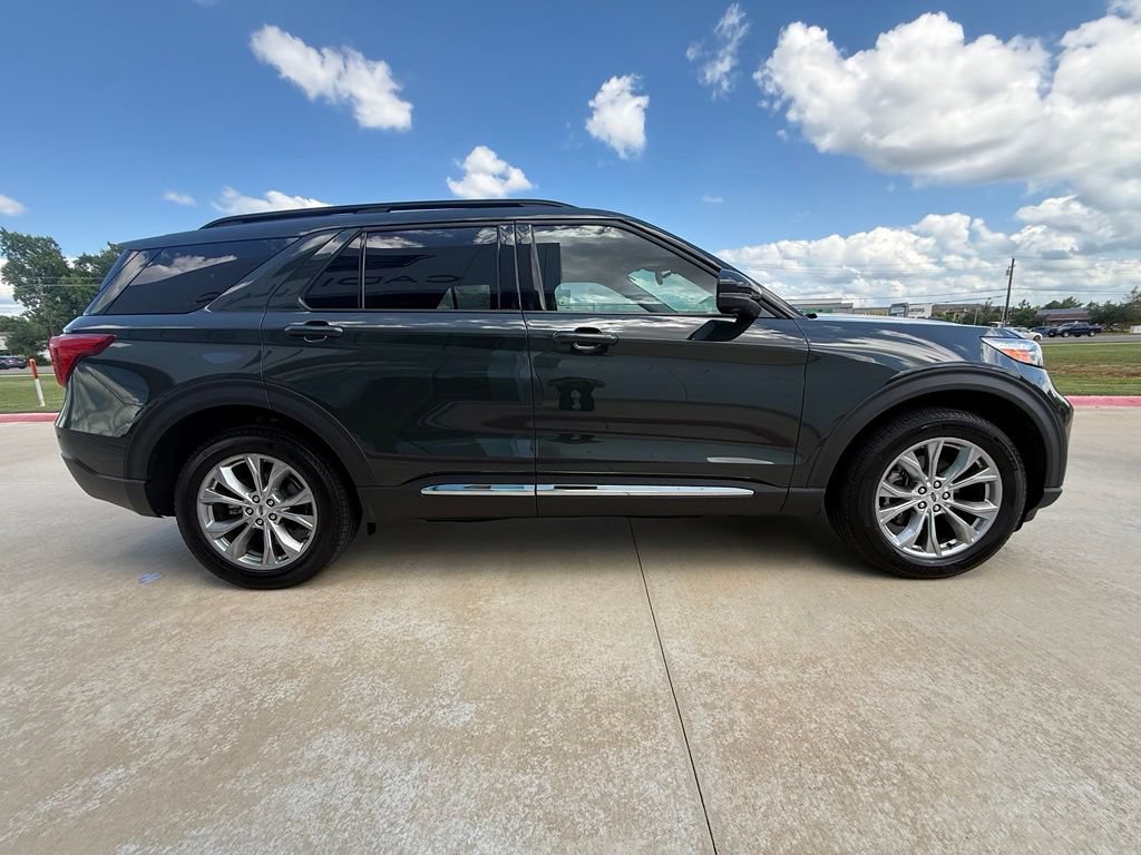 Used 2024 Ford Explorer XLT w/ Equipment Group 202A AWD/4WD image 6