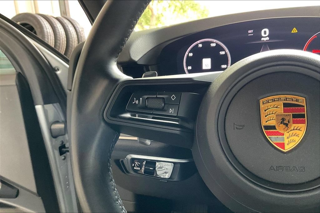 Used 2025 Porsche Cayenne AWD/4WD image 8