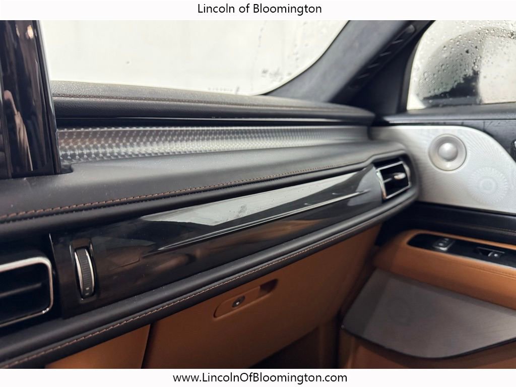 Certified 2025 Lincoln Aviator Black Label w/ Jet Appearance Package image 50