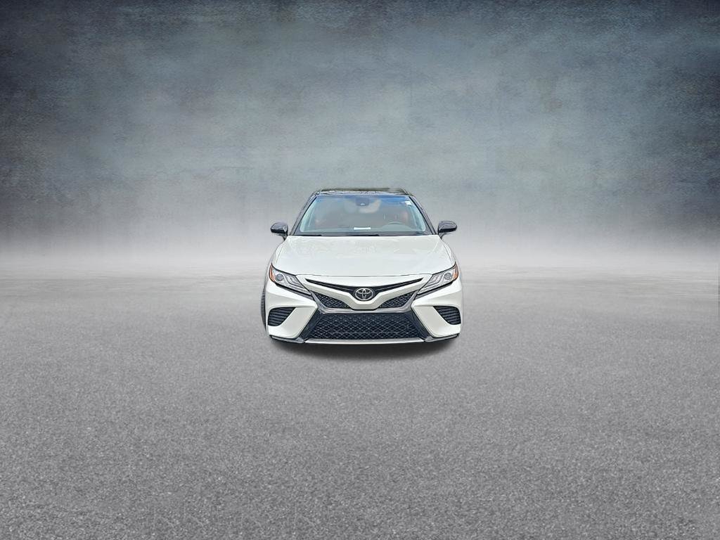Used 2020 Toyota Camry XSE FWD image 3