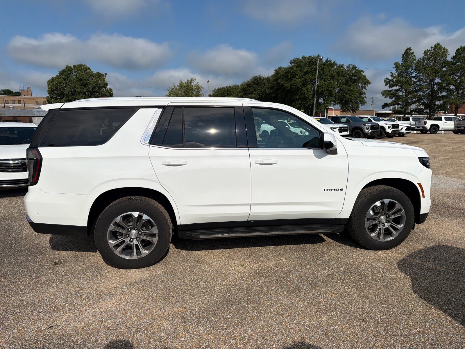 Used 2025 Chevrolet Tahoe LT w/ Comfort Package RWD image 6