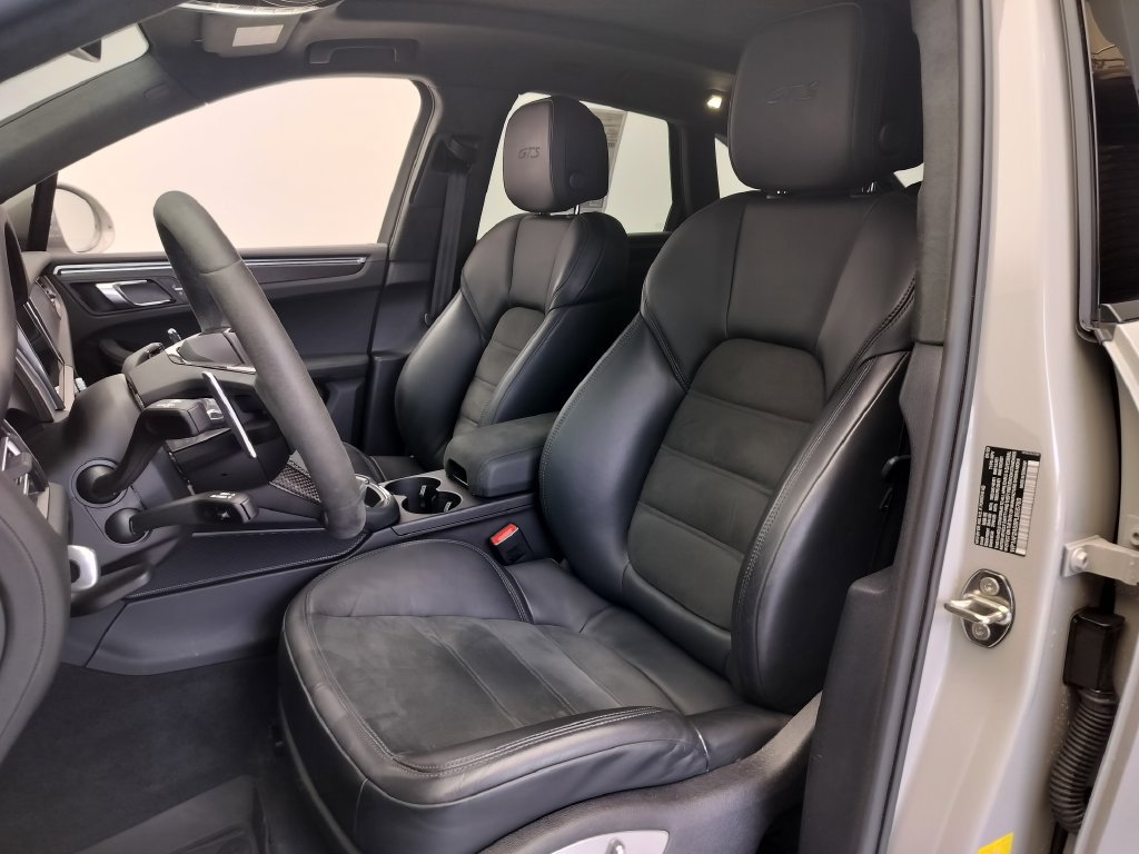 Certified 2023 Porsche Macan GTS AWD/4WD image 5