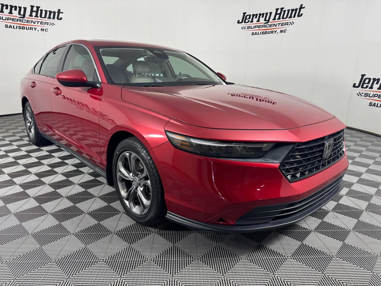 Used 2023 Honda Accord EX image 5