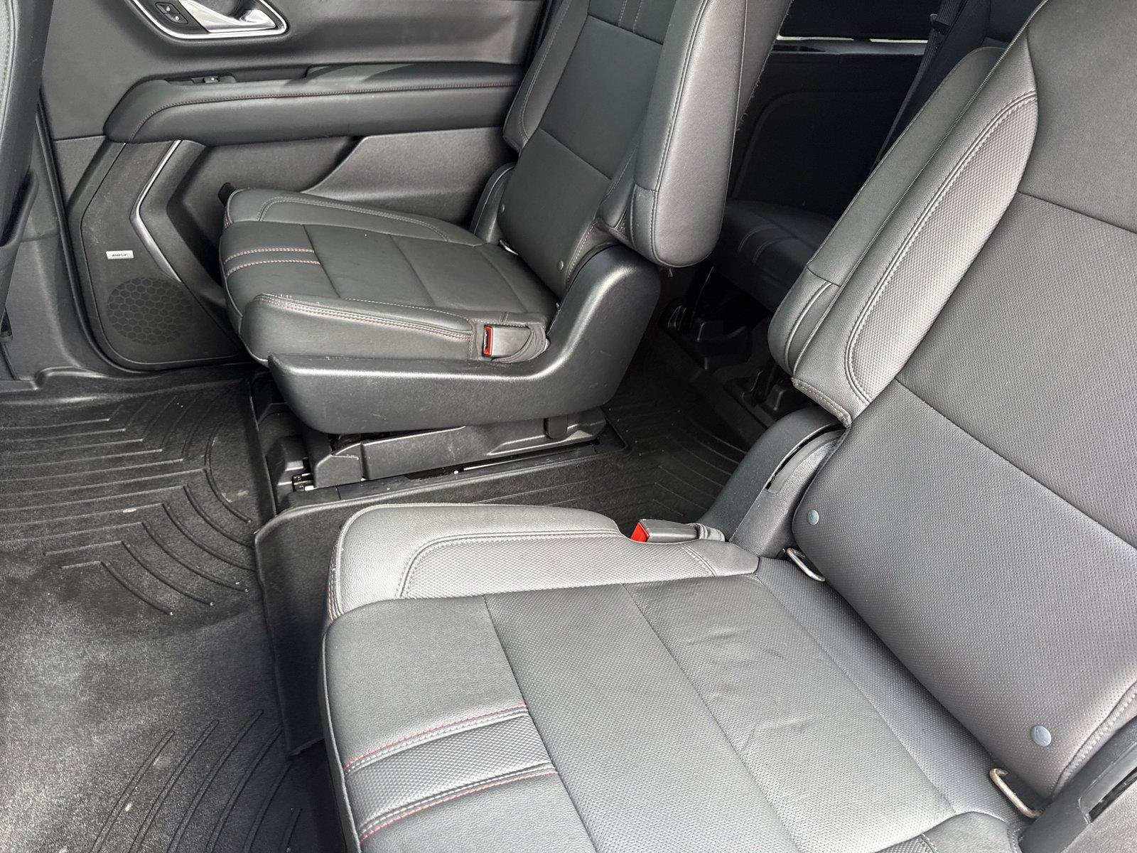 Used 2022 Chevrolet Suburban RST w/ Luxury Package AWD/4WD image 33