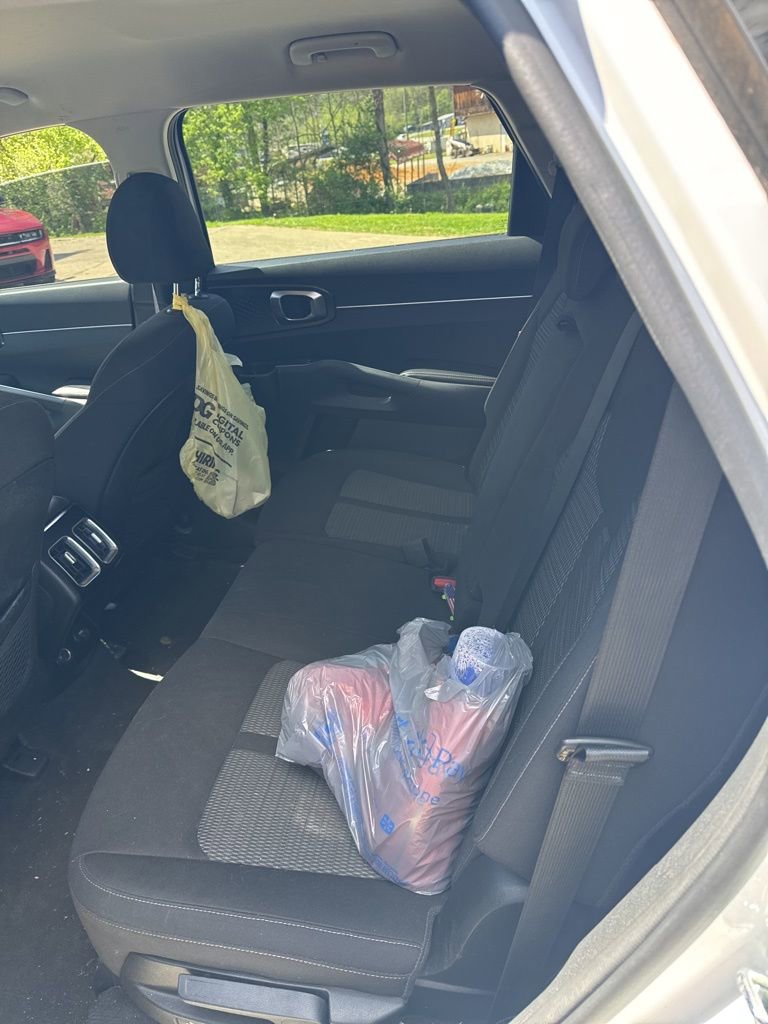 Used 2022 Kia Sorento LX image 5