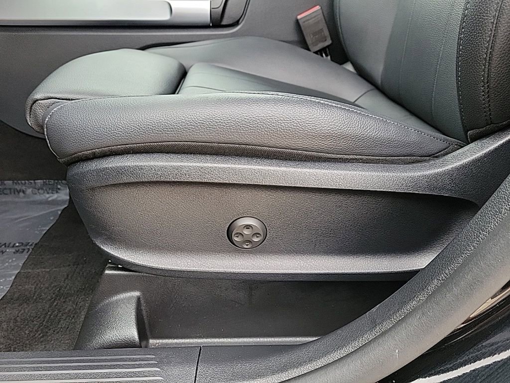 Used 2022 Mercedes-Benz GLB 250 4MATIC image 12