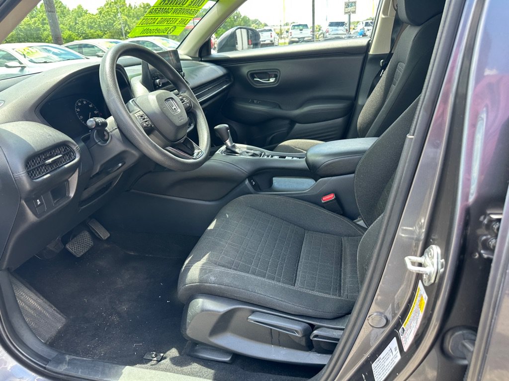 Used 2023 Honda HR-V LX image 11