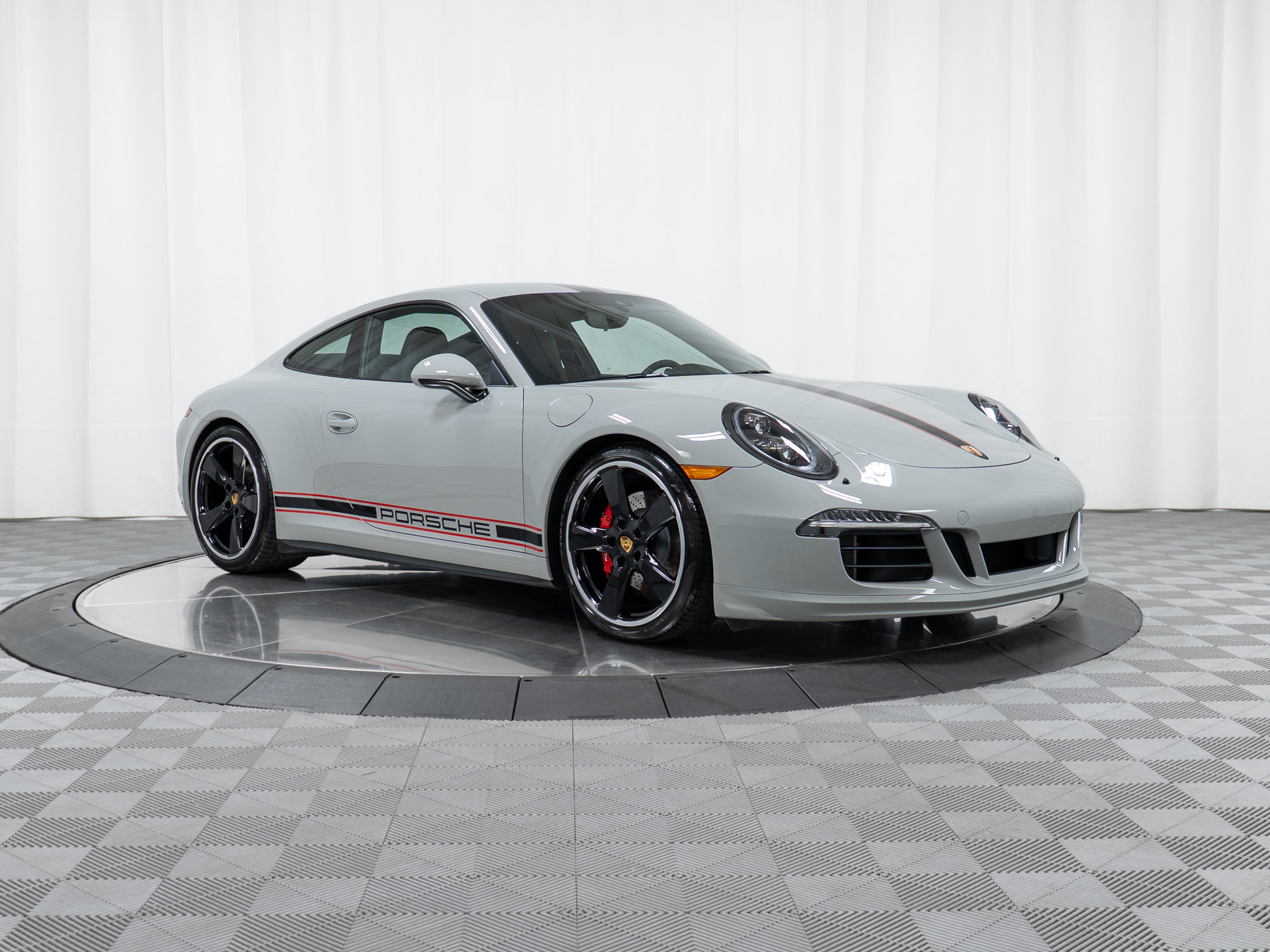 Certified 2016 Porsche 911 Carrera GTS RWD image 9