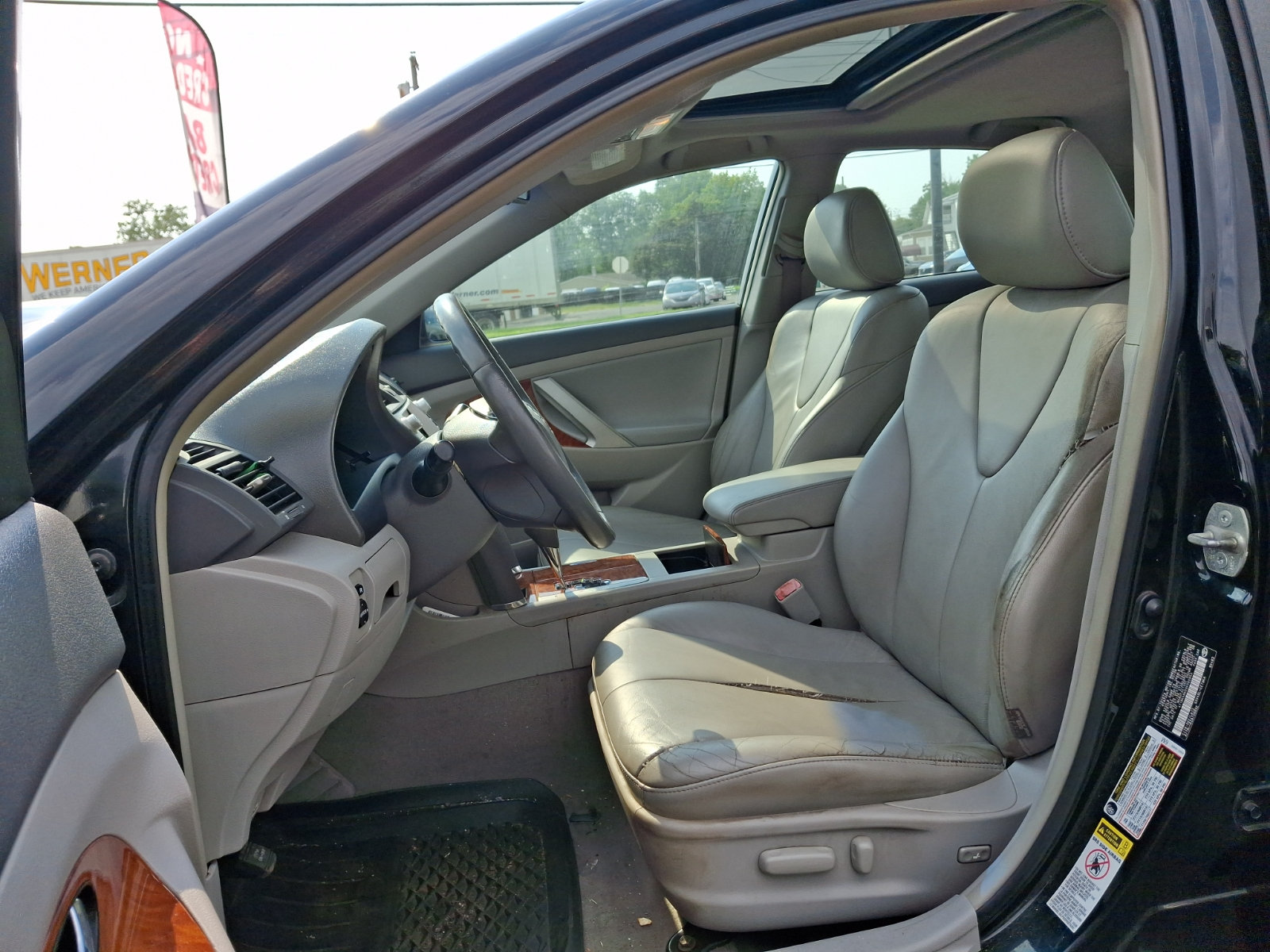 Used 2009 Toyota Camry XLE FWD image 13