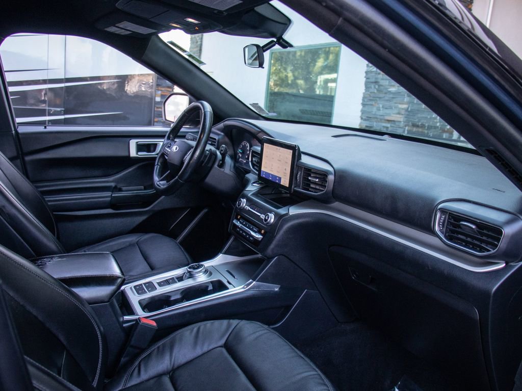 Used 2020 Ford Explorer XLT w/ Equipment Group 202A image 18