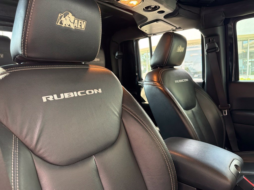Used 2016 Jeep Wrangler Unlimited Rubicon w/ Connectivity Group AWD/4WD image 44