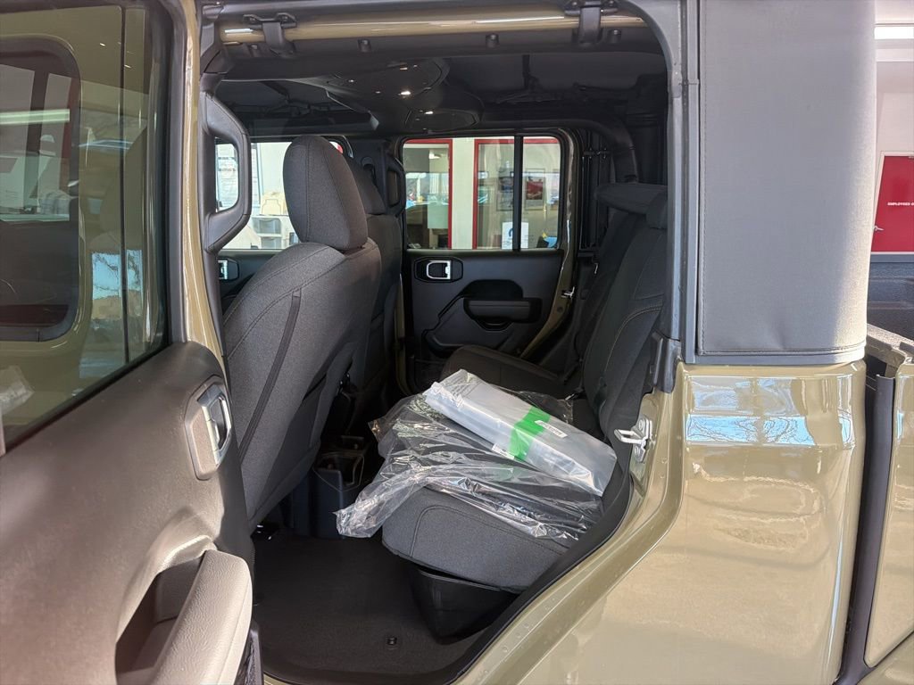 New 2026 Jeep Gladiator Sport AWD/4WD image 18