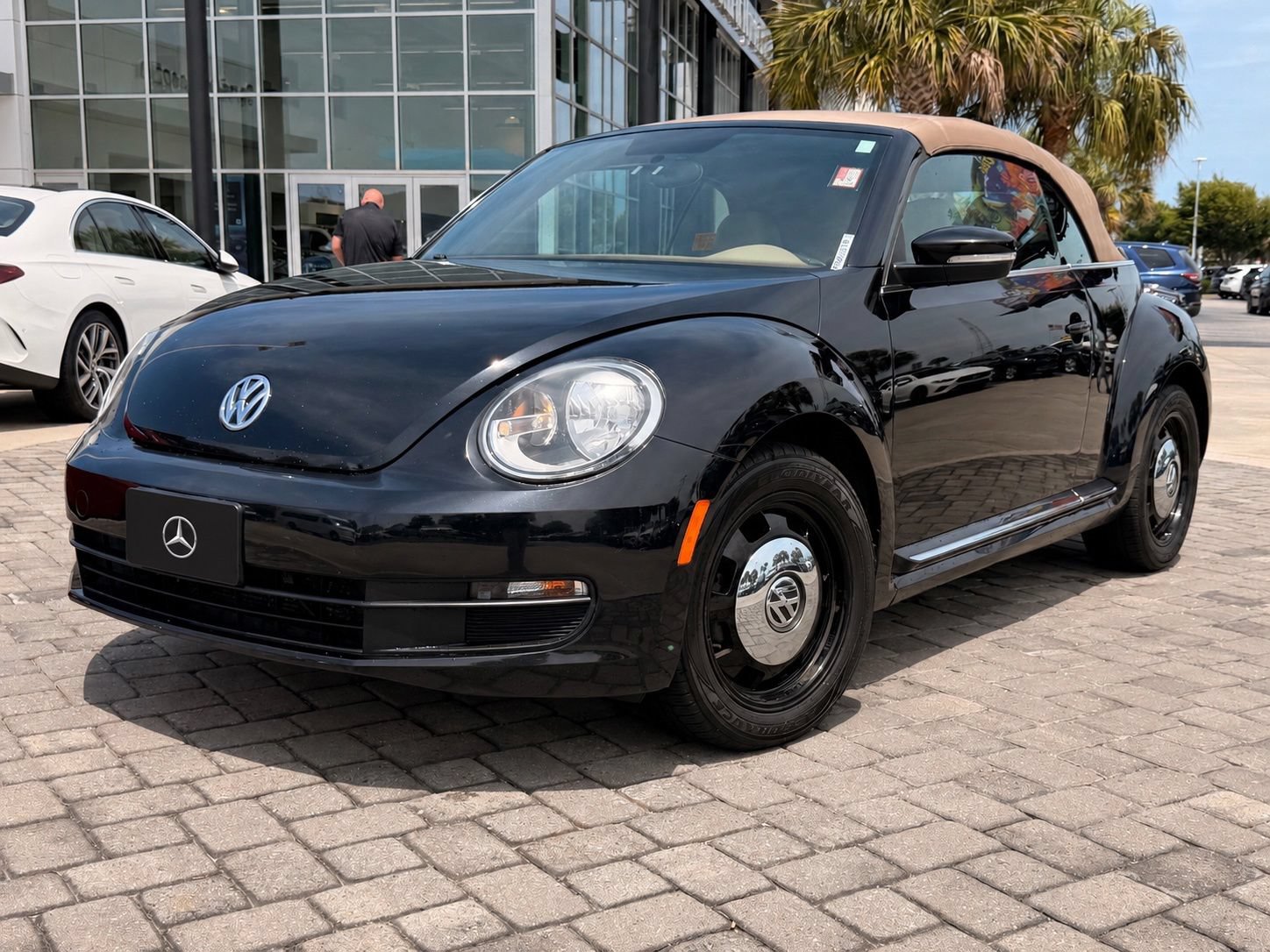 Used 2013 Volkswagen Beetle 2.5 FWD image 1
