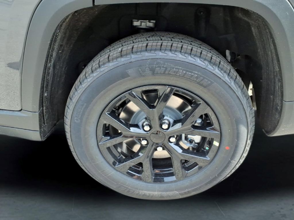 New 2026 Jeep Grand Cherokee L 4WD image 10