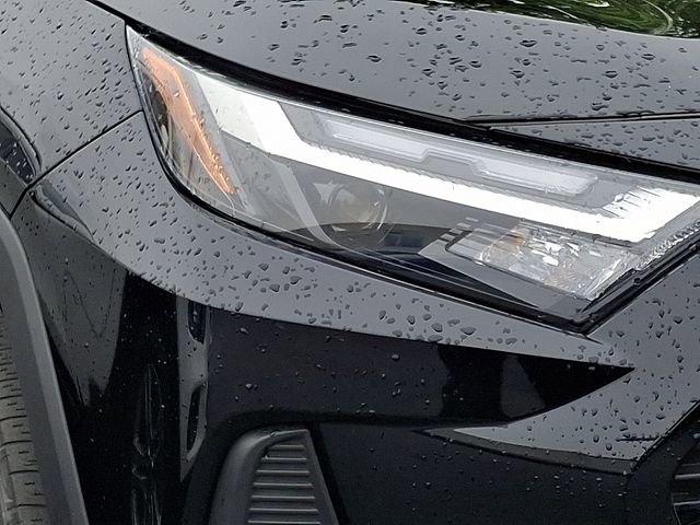 Used 2025 Toyota RAV4 XLE AWD/4WD image 8
