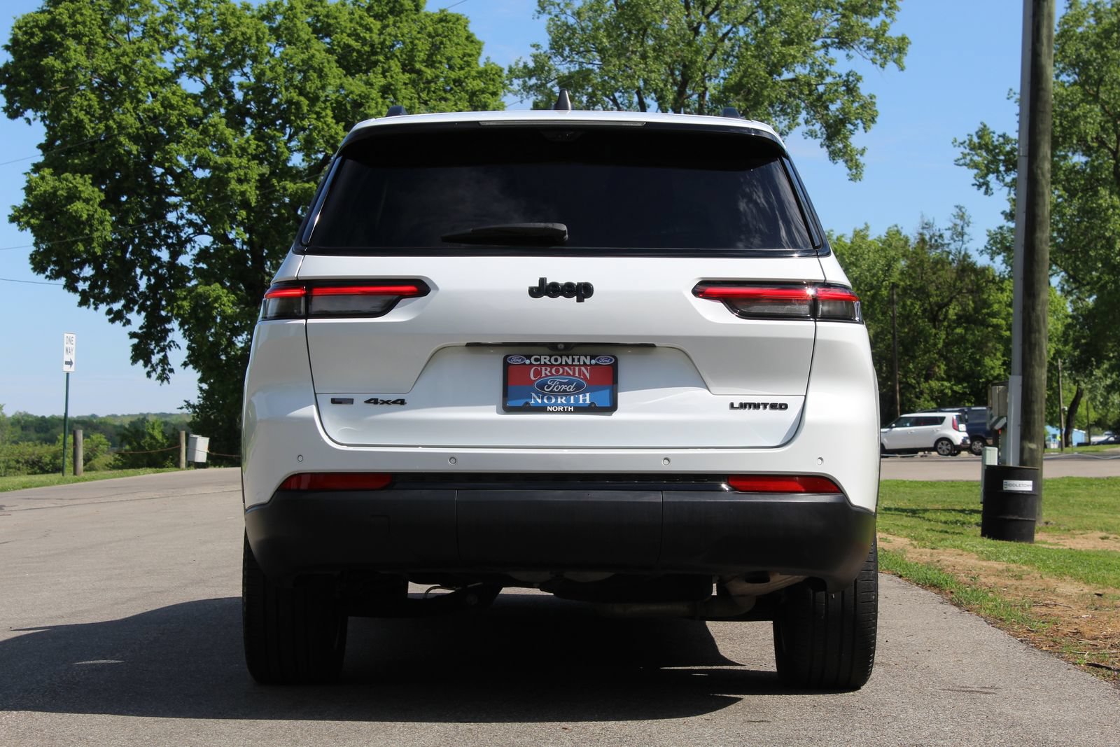 Used 2023 Jeep Grand Cherokee L Limited w/ Luxury Tech Group II AWD/4WD image 7