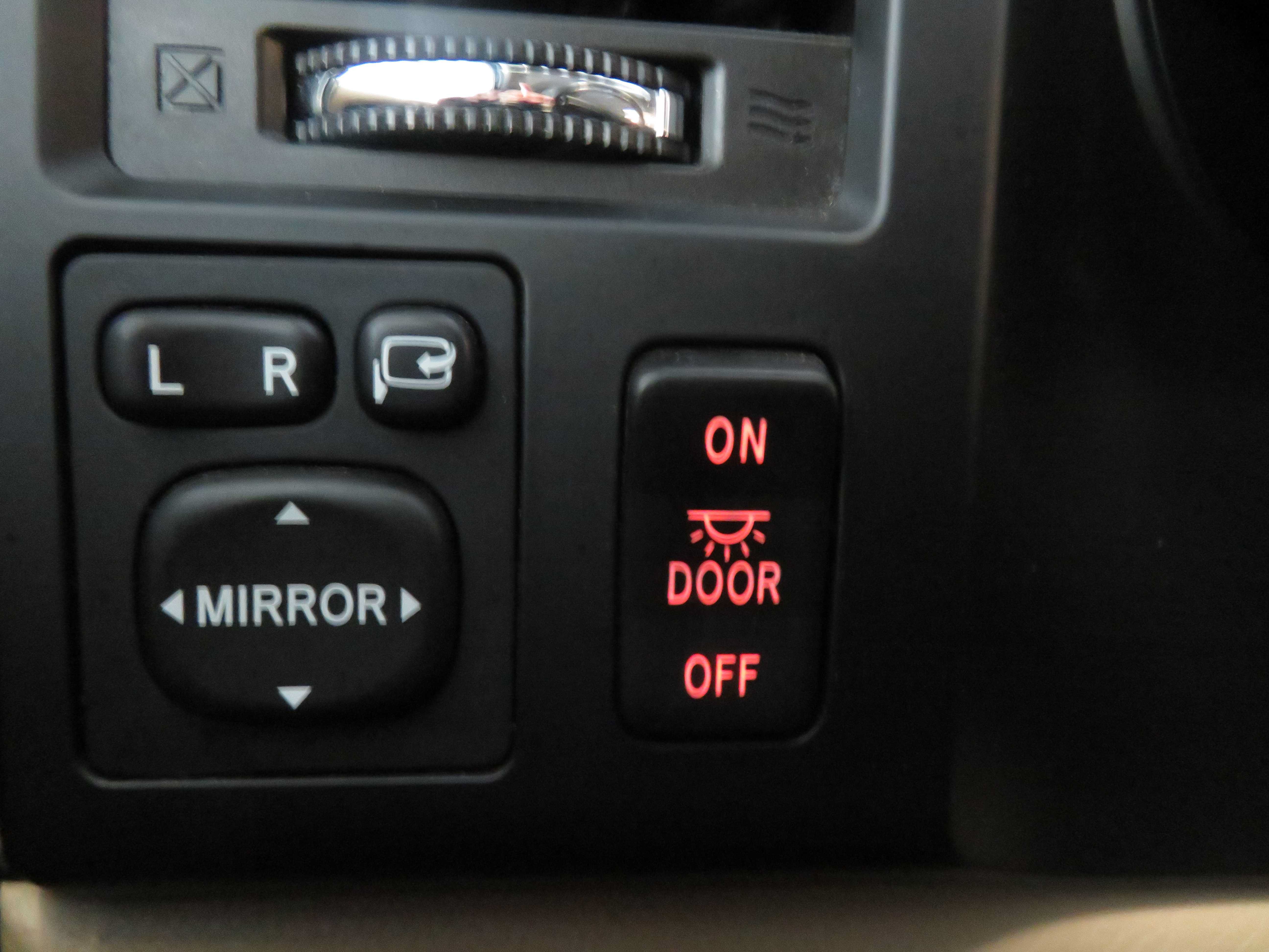 Used 2020 Toyota Sequoia Limited w/ Safety & Convenience Package AWD/4WD image 39