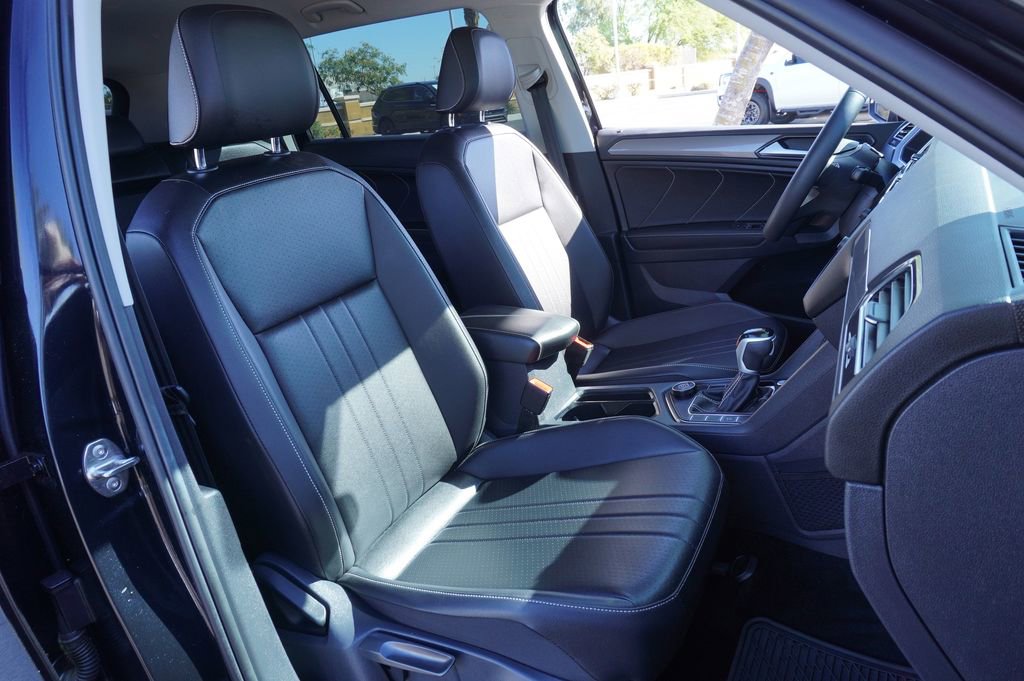 Used 2022 Volkswagen Tiguan SE AWD/4WD image 12