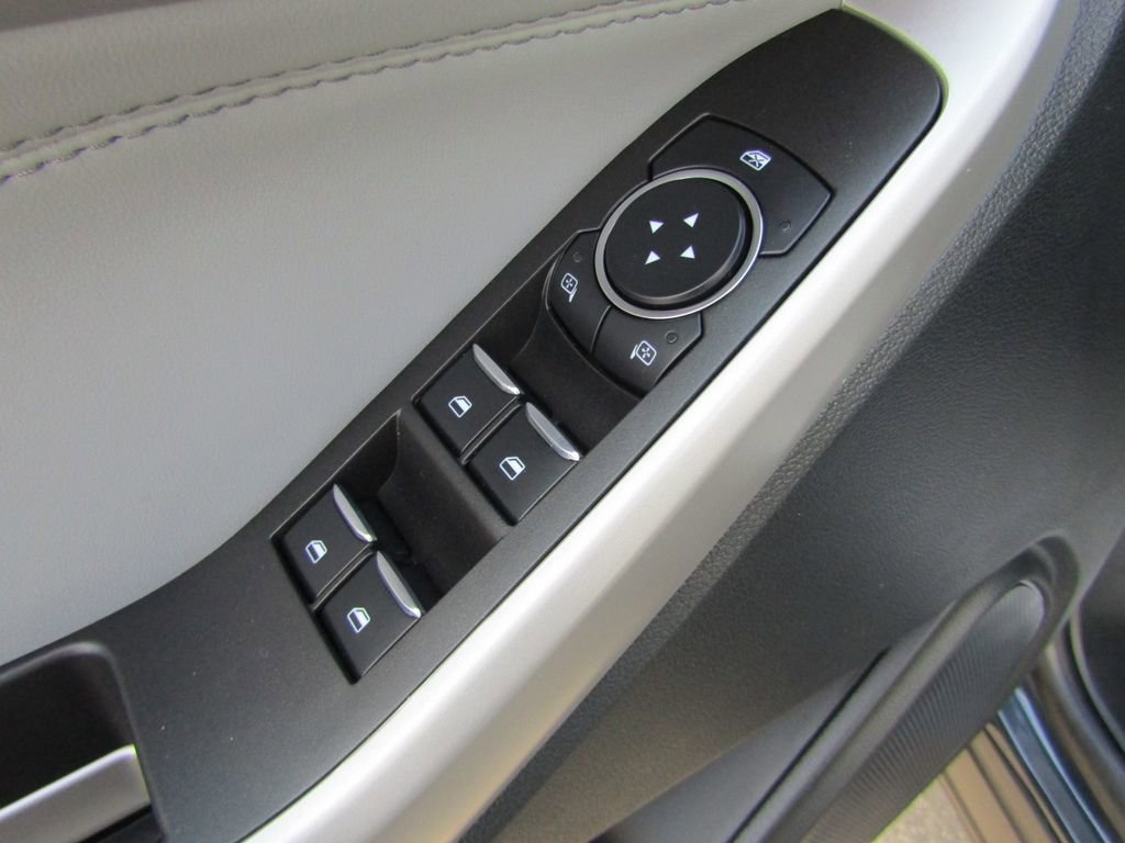 Used 2024 Ford Explorer XLT w/ Equipment Group 202A AWD/4WD image 17