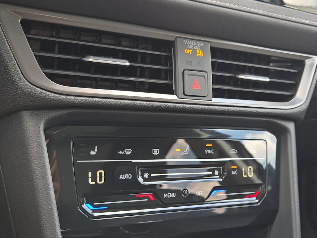 New 2026 Volkswagen Taos SE FWD image 19
