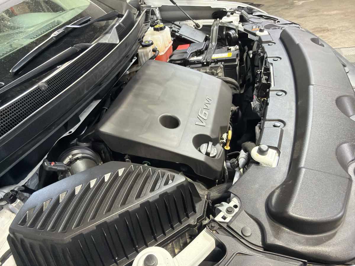 Used 2020 Chevrolet Traverse LS w/ LPO, Floor Liner Package FWD image 29