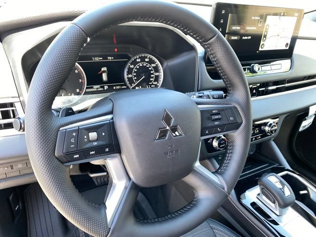 New 2026 Mitsubishi Outlander LE AWD/4WD image 10