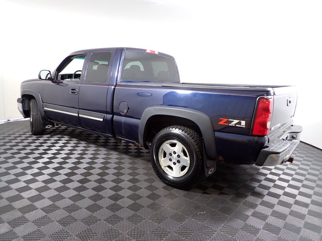 Used 2005 Chevrolet Silverado 1500 4x4 Extended Cab w/ Light Duty Power Package image 11