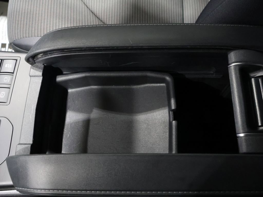 Used 2024 Toyota Highlander LE image 30