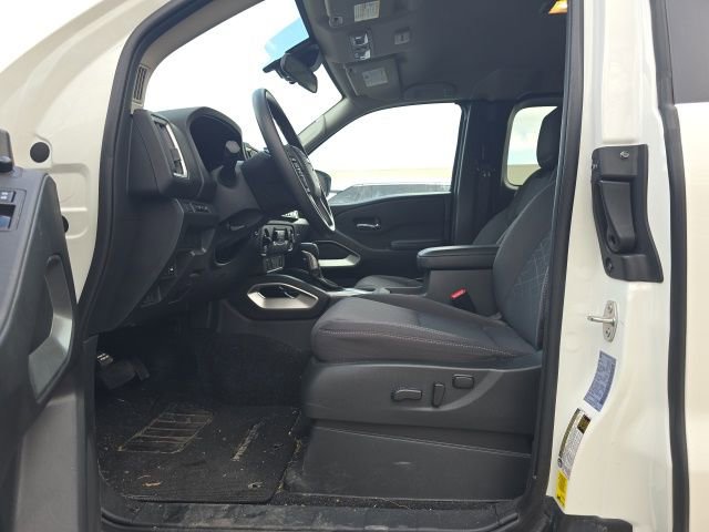 Used 2025 Nissan Frontier SV w/ Tow Package image 16