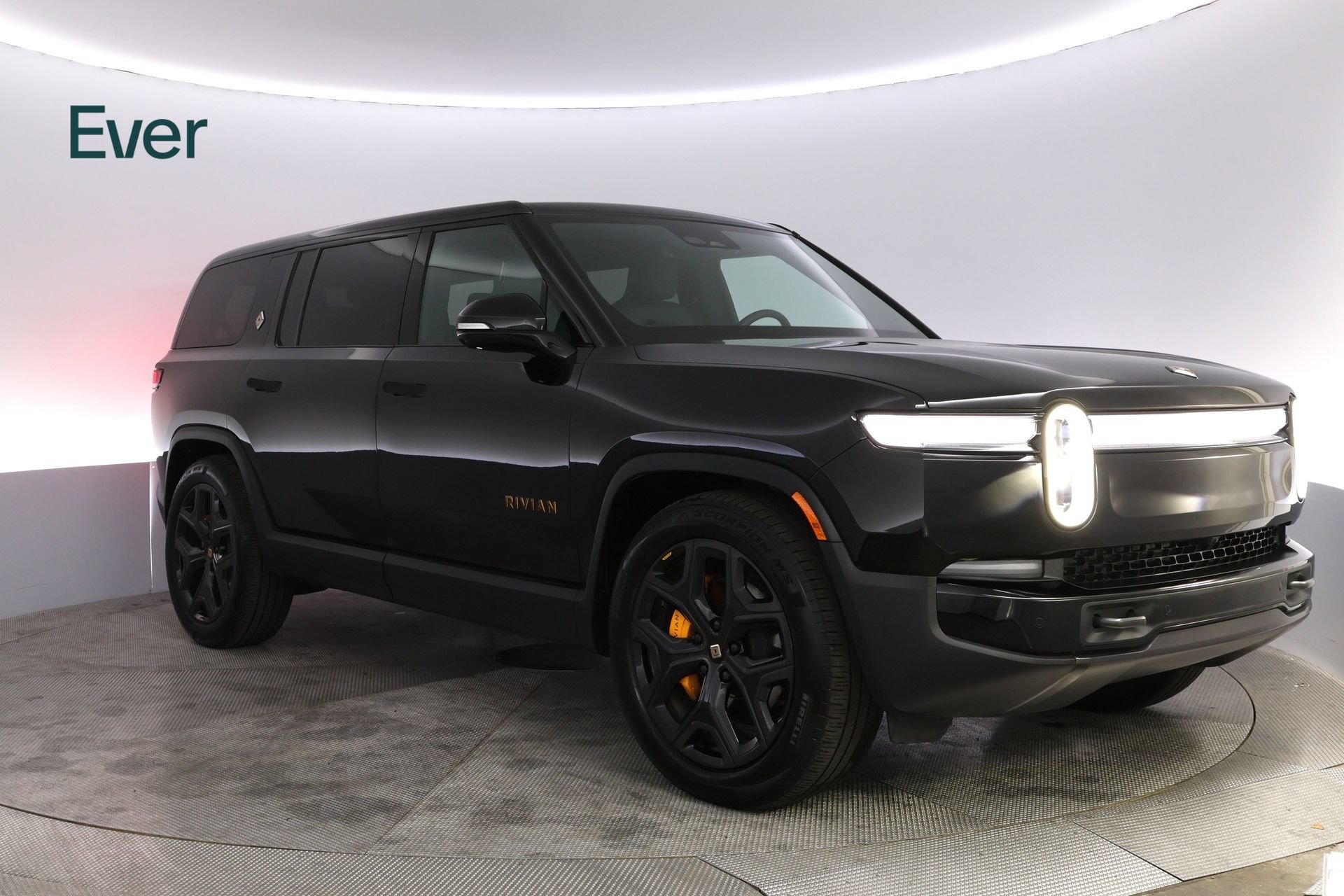 Used 2025 Rivian R1S Premium AWD/4WD image 13