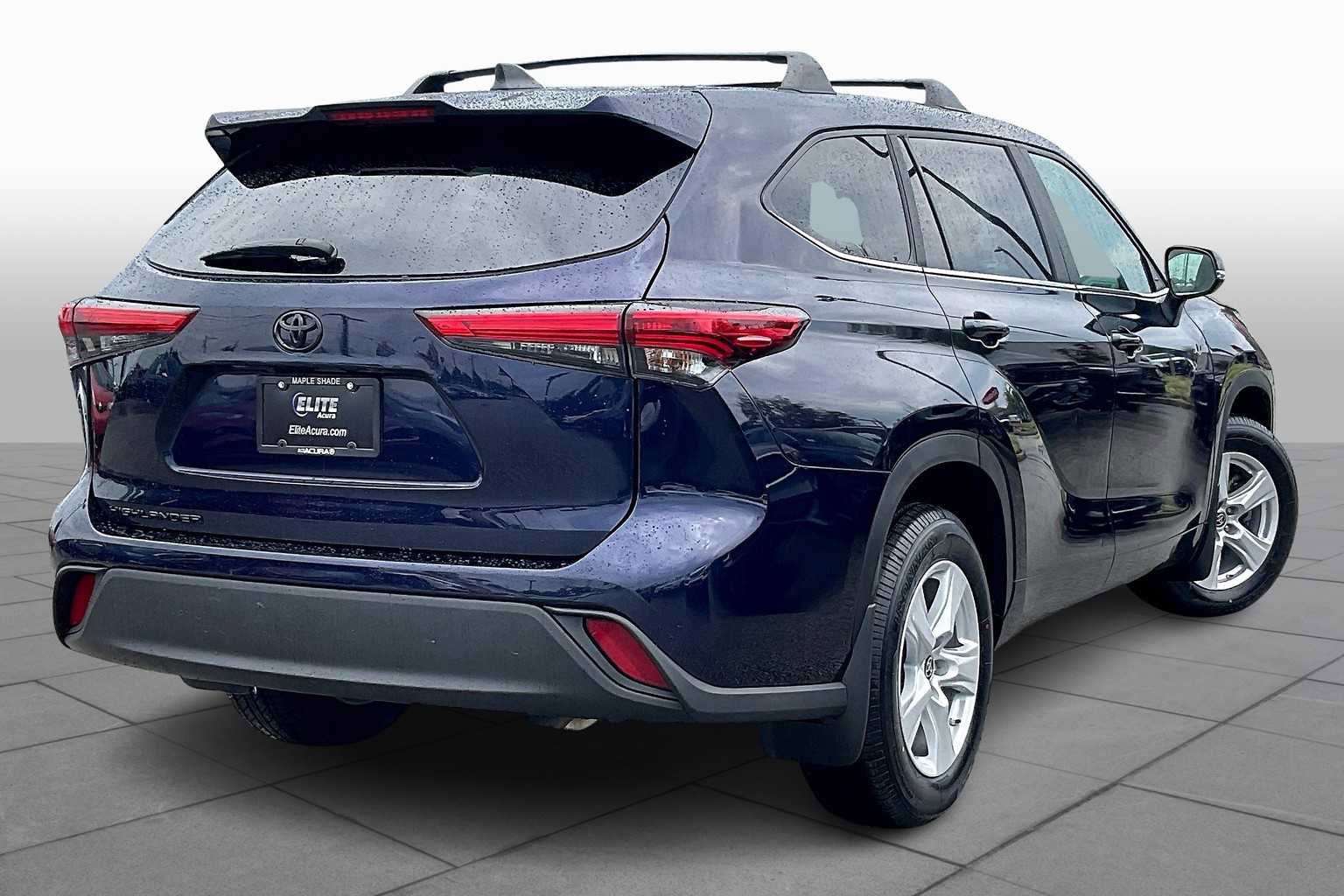 Used 2023 Toyota Highlander L image 12