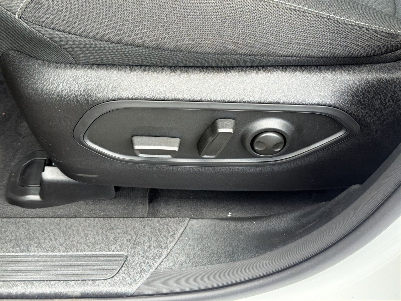 New 2026 Jeep Cherokee Laredo AWD/4WD image 14