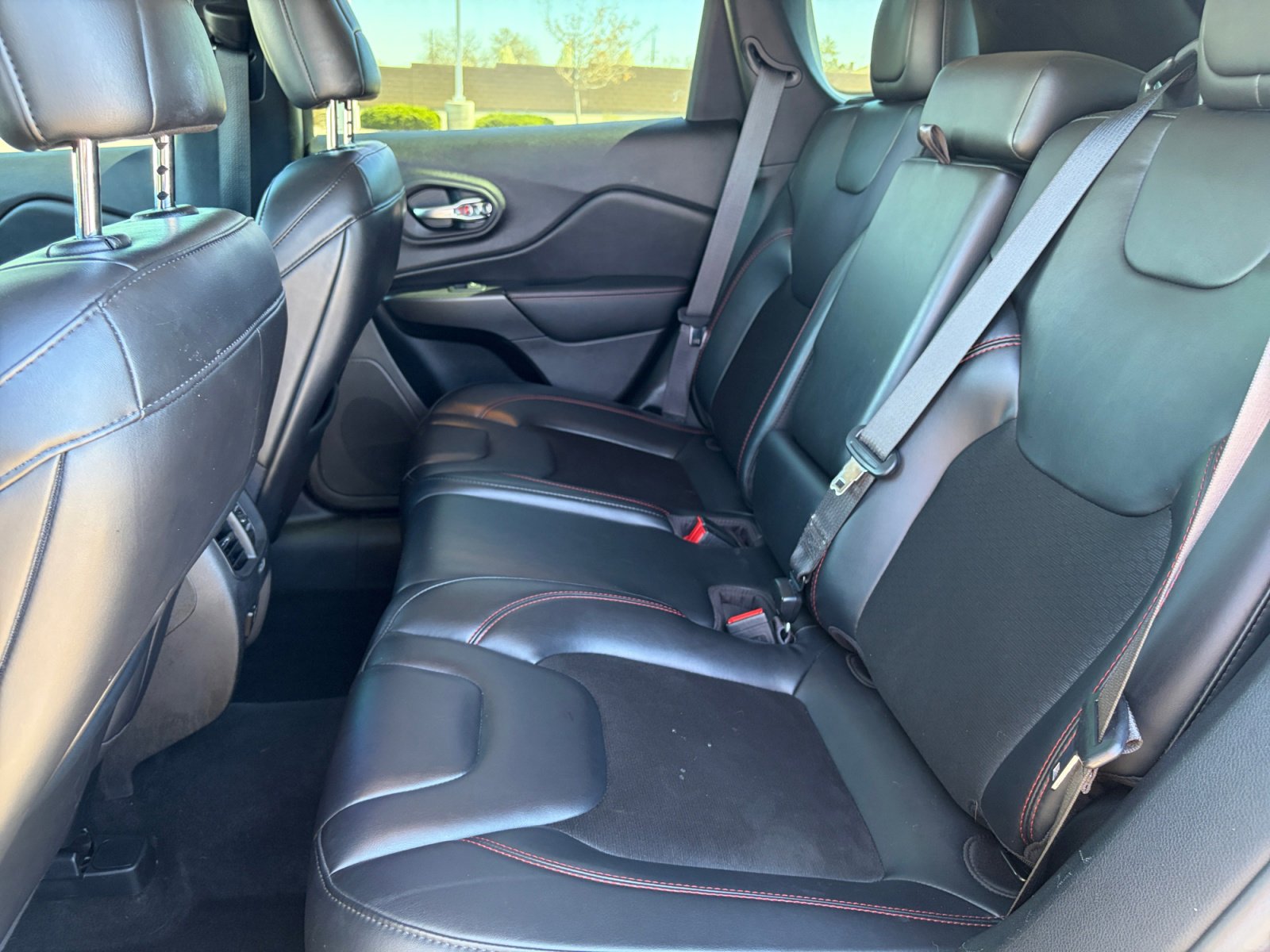 Used 2015 Jeep Cherokee Sport w/ Sport Appearance Group image 19