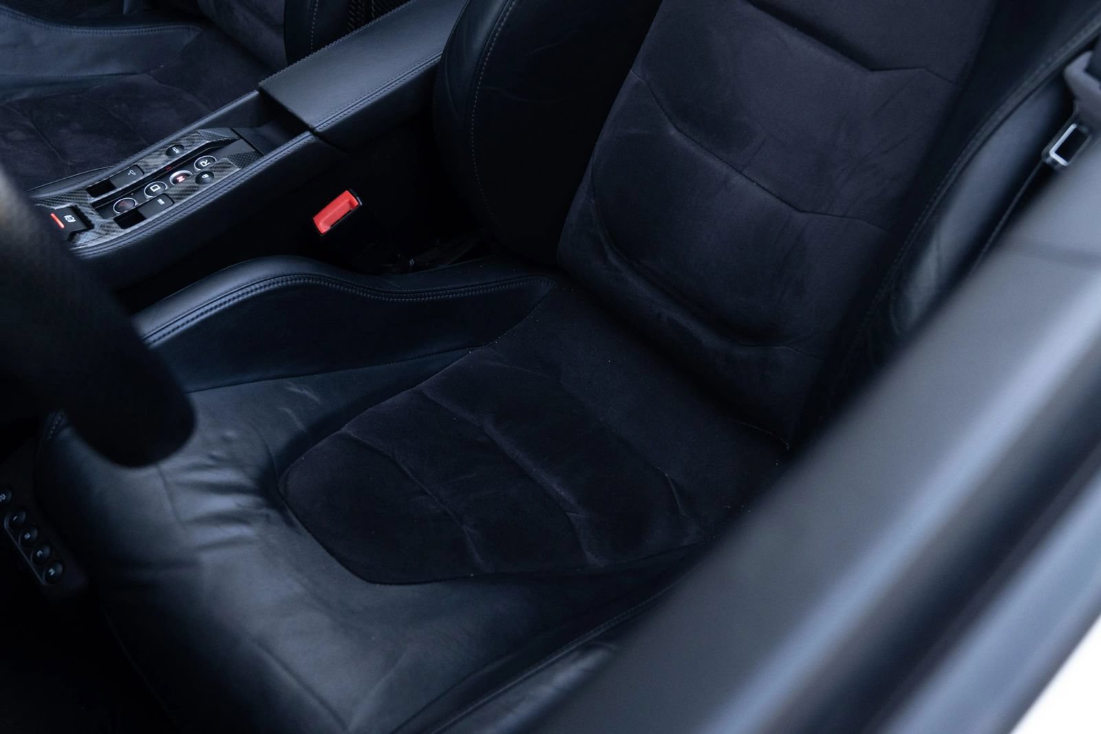 Used 2013 McLaren MP4-12C Spider RWD image 31