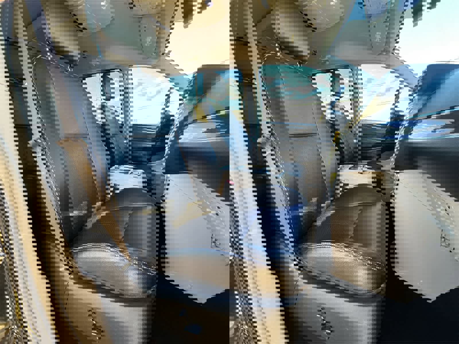 Used 2015 Chrysler Town & Country Touring-L w/ Driver Convenience Group image 20