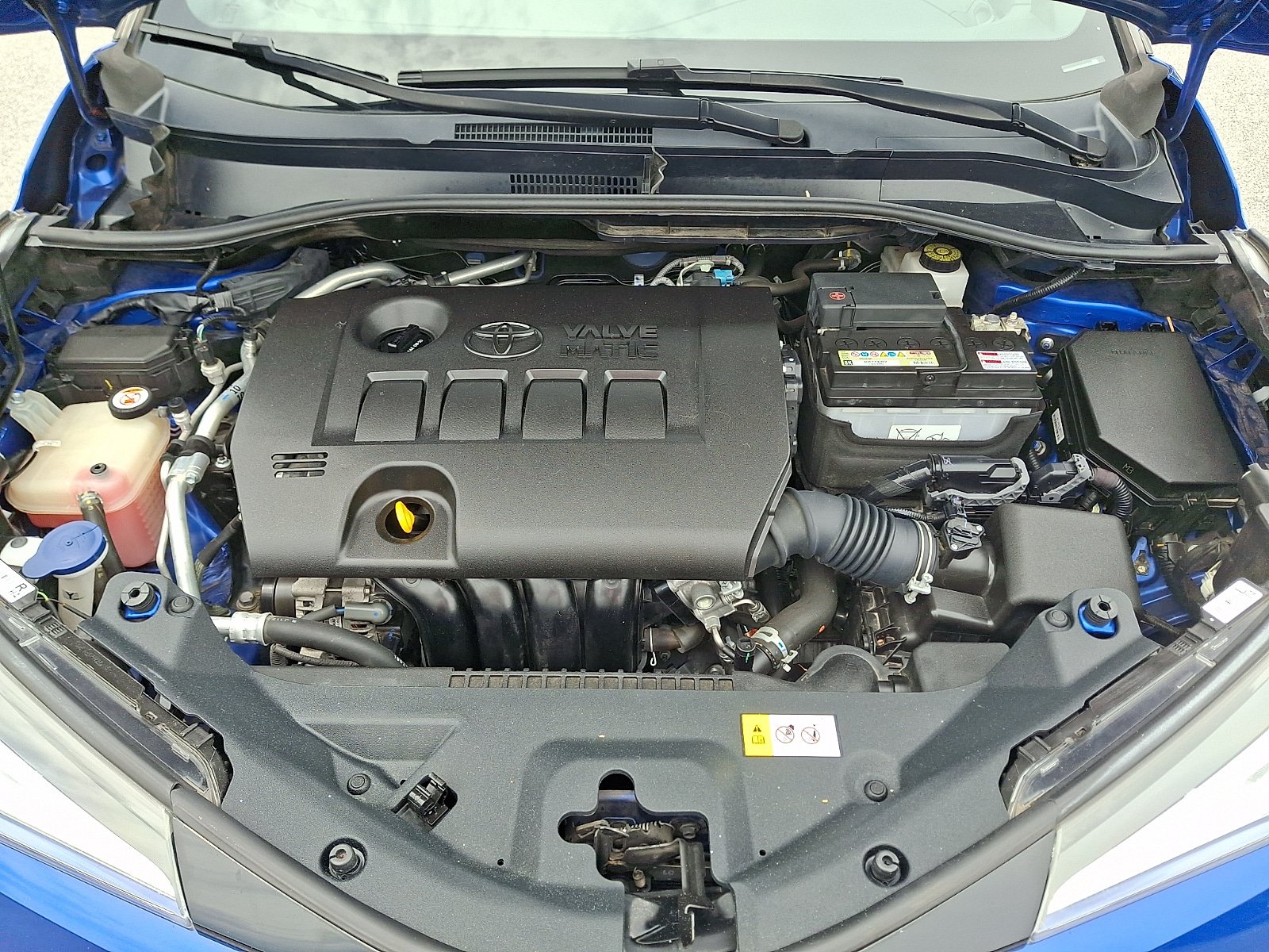 Used 2019 Toyota C-HR XLE FWD image 29