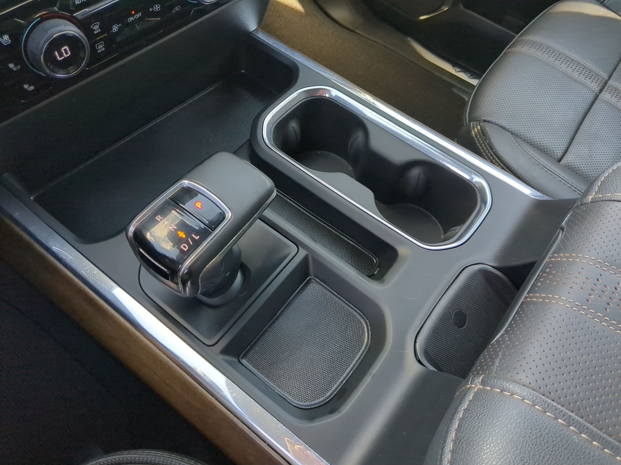 Used 2023 Chevrolet Silverado 1500 High Country w/ Technology Package AWD/4WD image 28
