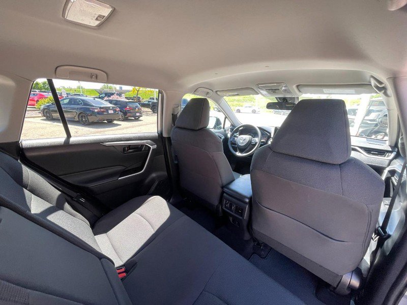 Used 2021 Toyota RAV4 LE w/ Carpet Mat Package (TMS) image 14