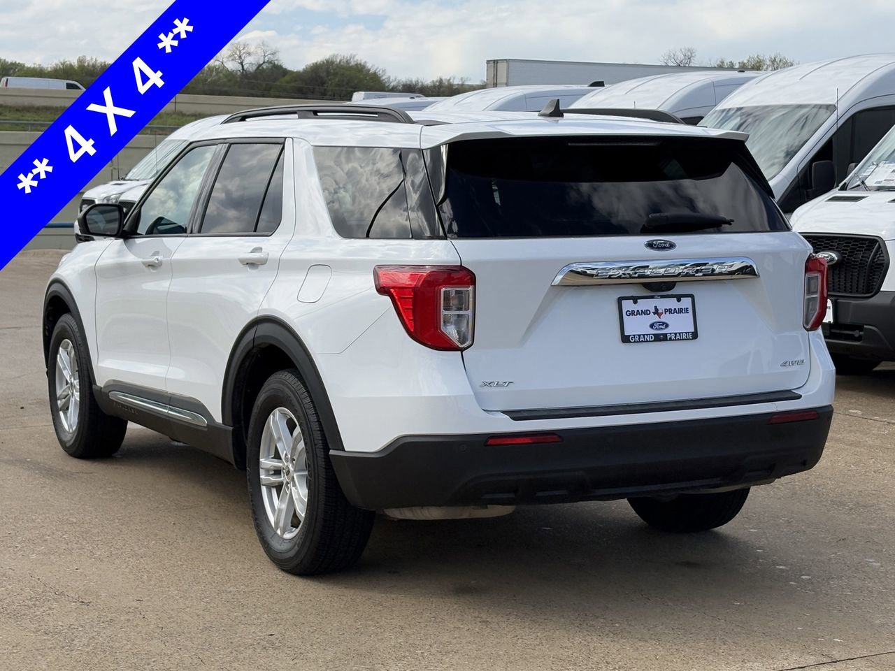 Used 2023 Ford Explorer XLT image 6