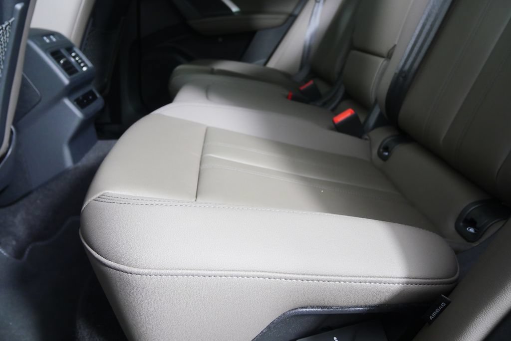 Used 2025 Audi Q5 Premium AWD/4WD image 13