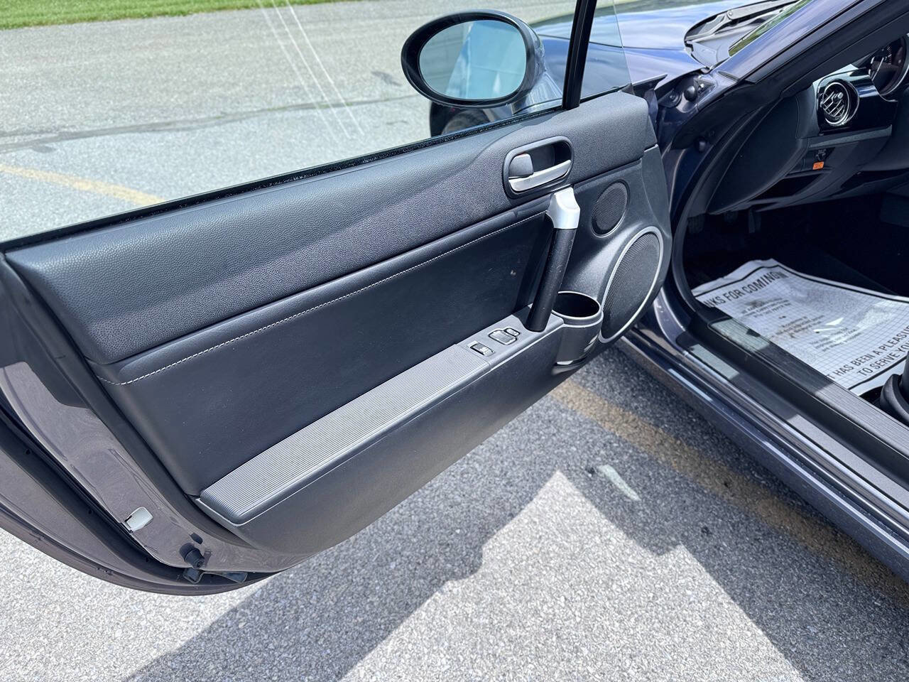 Used 2006 MAZDA MX-5 Miata Grand Touring RWD image 4