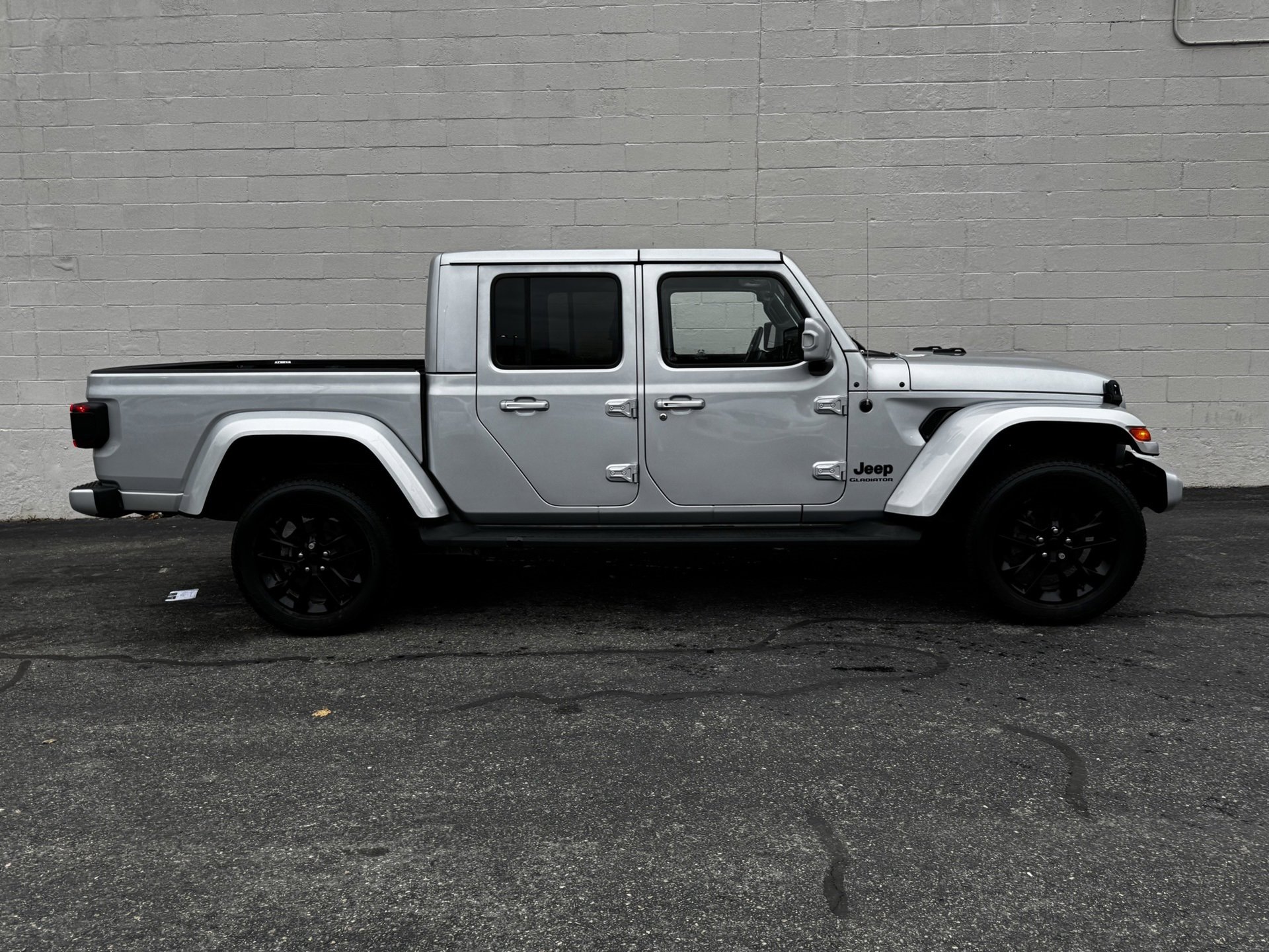 Used 2022 Jeep Gladiator Overland image 5