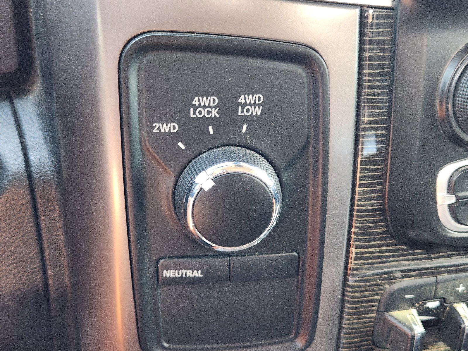 Used 2015 RAM 2500 Limited AWD/4WD image 25