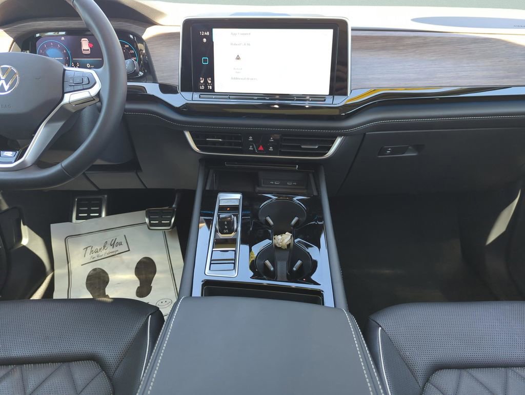 Used 2024 Volkswagen Atlas SEL Premium R-Line image 27