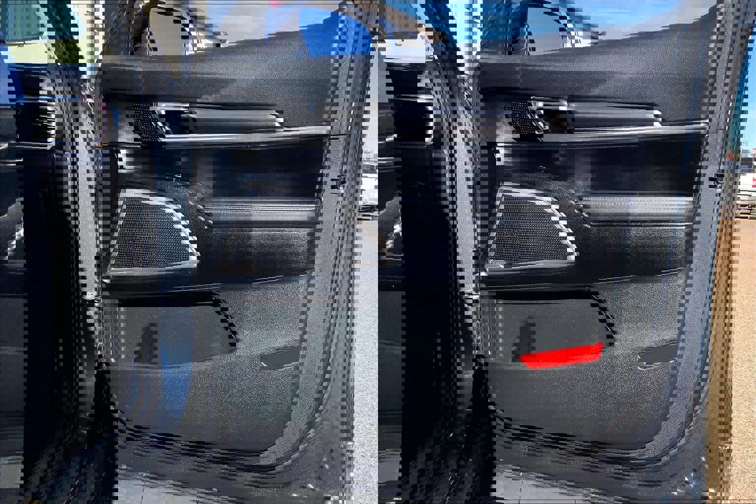 Used 2023 Kia Telluride LX image 43