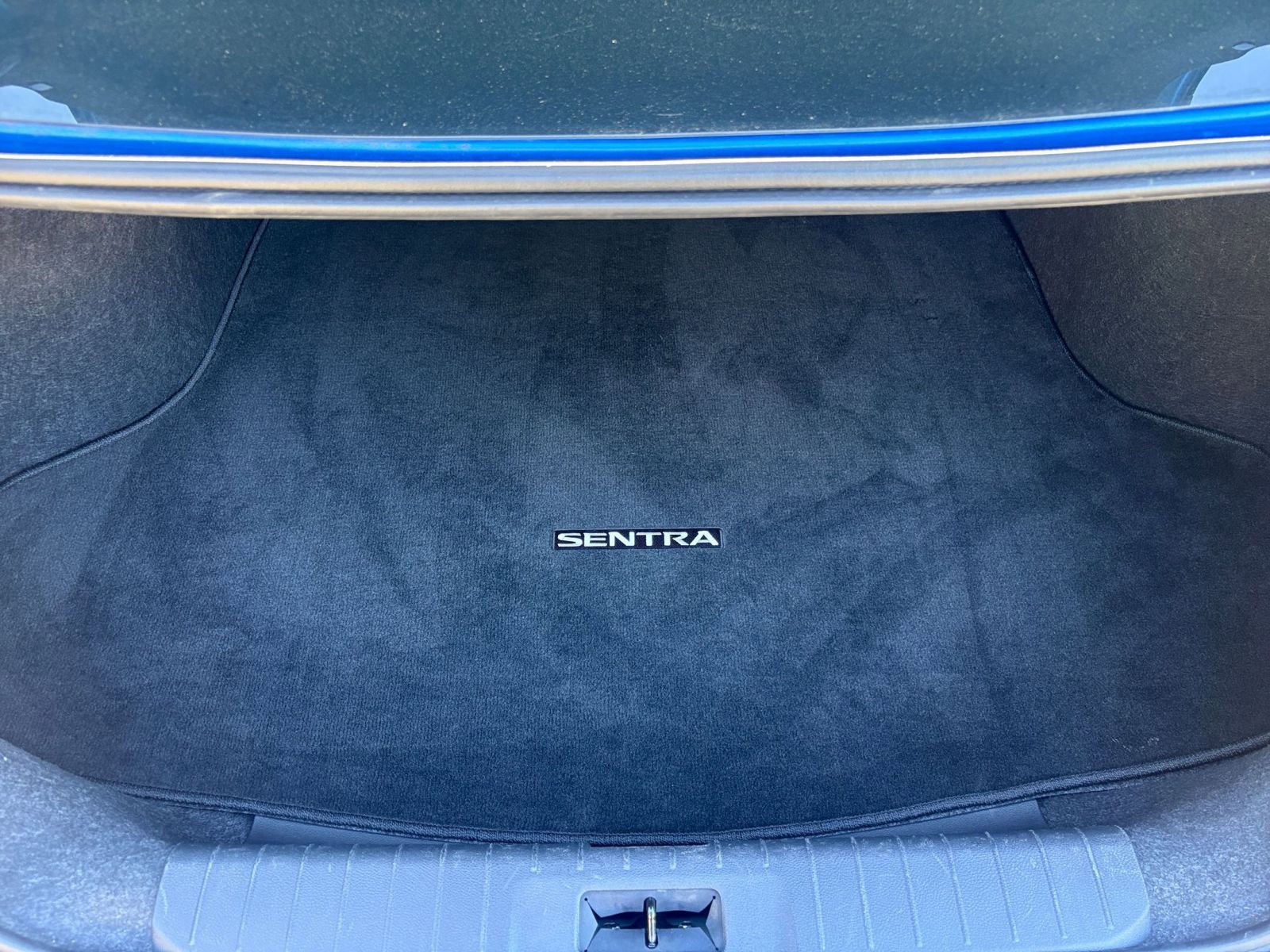 Used 2025 Nissan Sentra SV FWD image 29